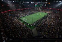 Ronaldinho, show cu 10.000 de oameni la Cluj. Anunţul-surpriză de la finalul meciului